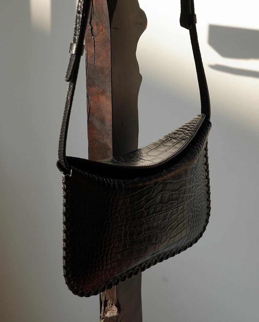 LÉMÉLS - FLAT SQUARE HOBO (BLACK CROCO)