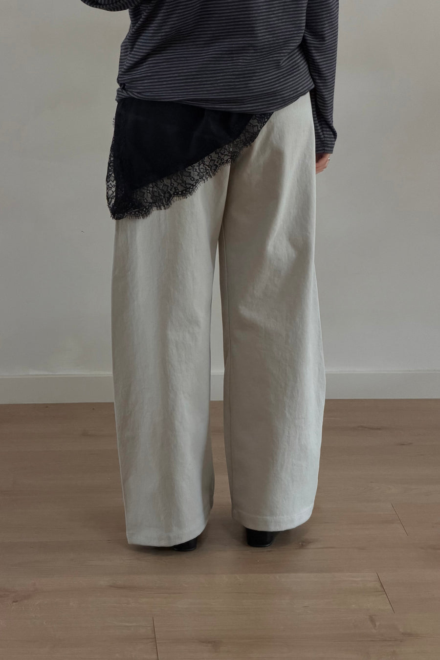 Studio Curved Slacks (PREORDER)