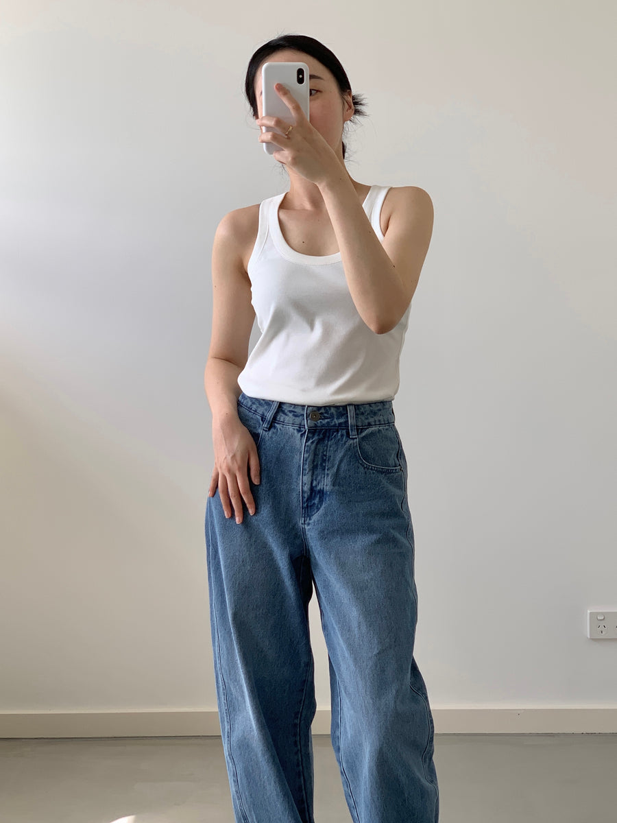 by DOE - Cocoon Tapered Jeans
