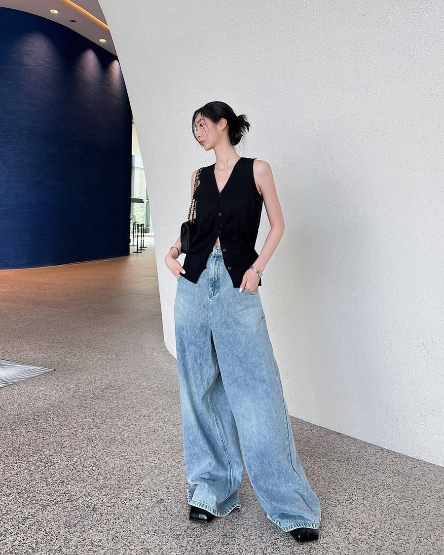 by DOE - Low-Rise Wide-Leg Denim Jeans