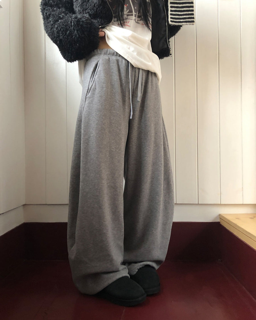 Warmie Curved Sweatpants