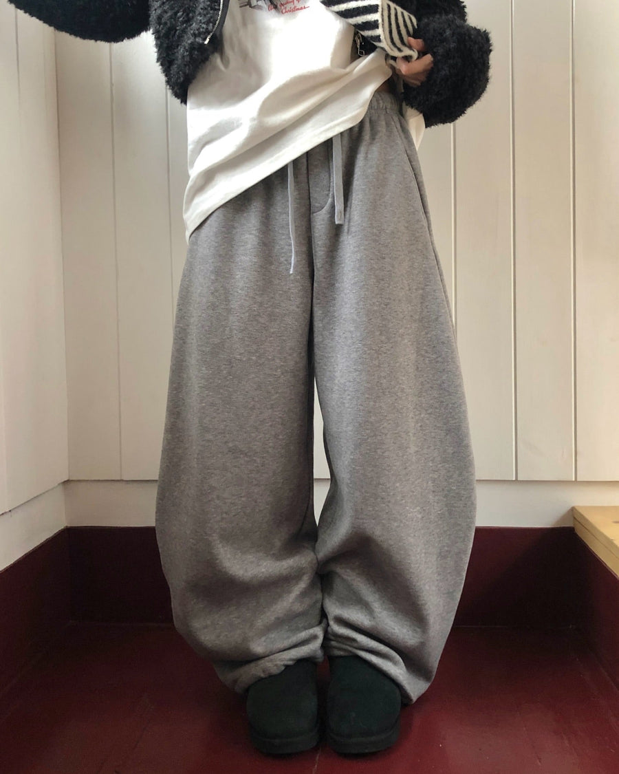 Warmie Curved Sweatpants